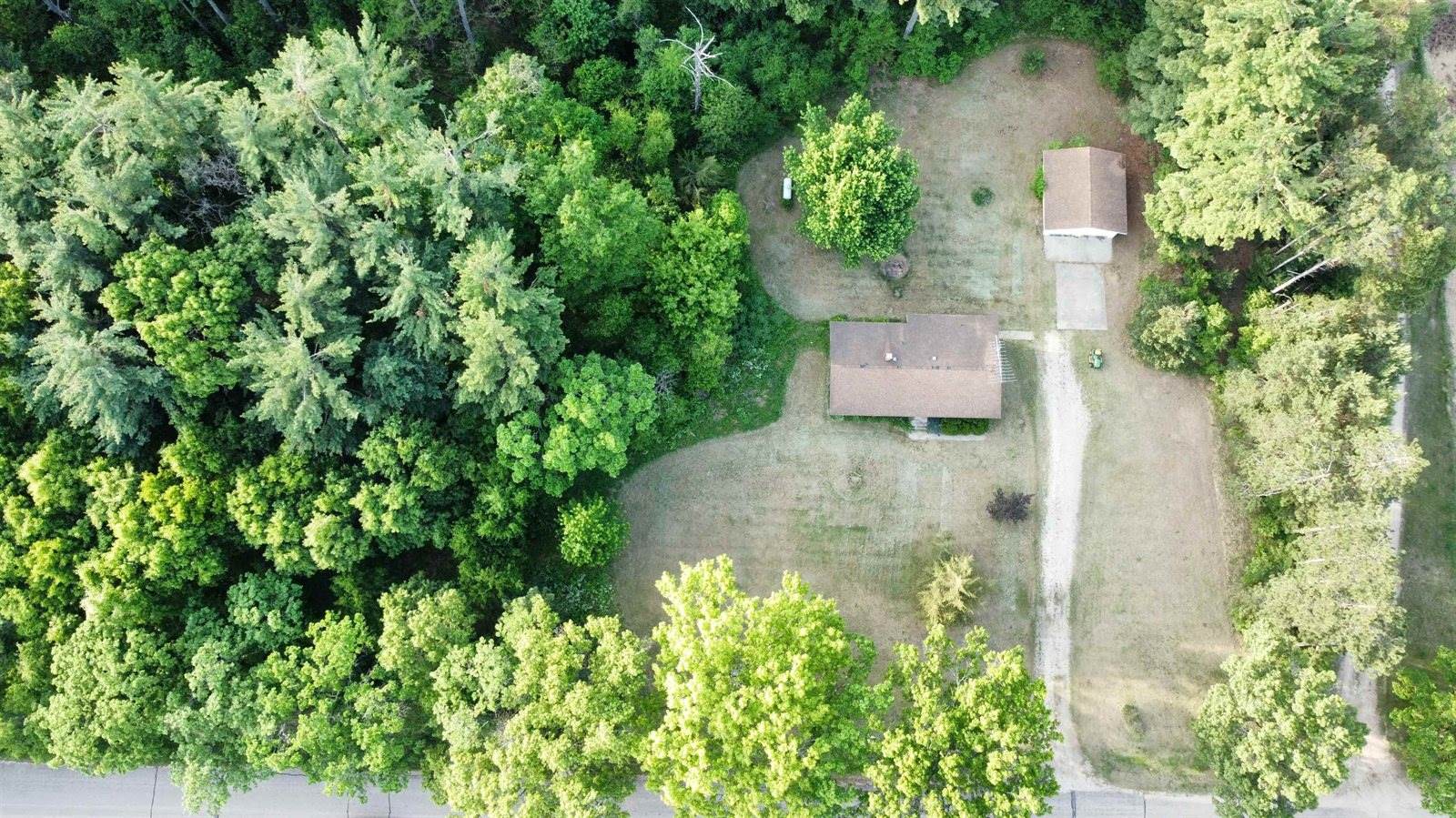 W13940 Beechnut Avenue, Hancock, WI 54943