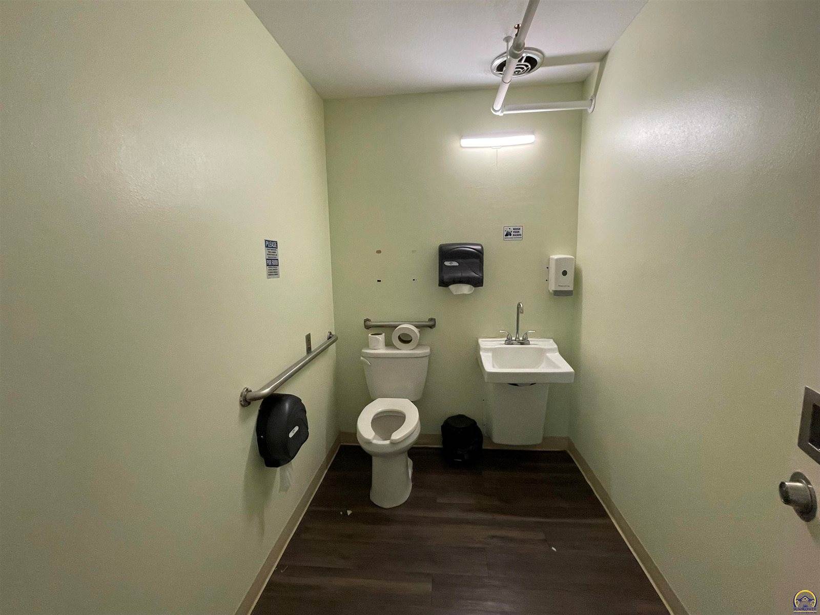 1334 SW Buchanan ST, Topeka, KS 66604