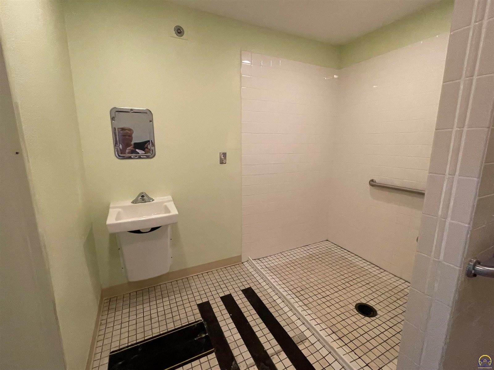 1334 SW Buchanan ST, Topeka, KS 66604