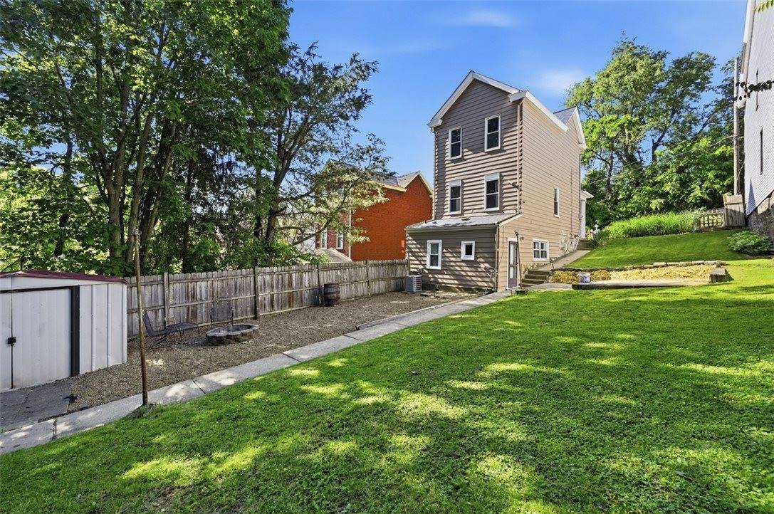 2517 Wiese St, Arlington, PA 15210