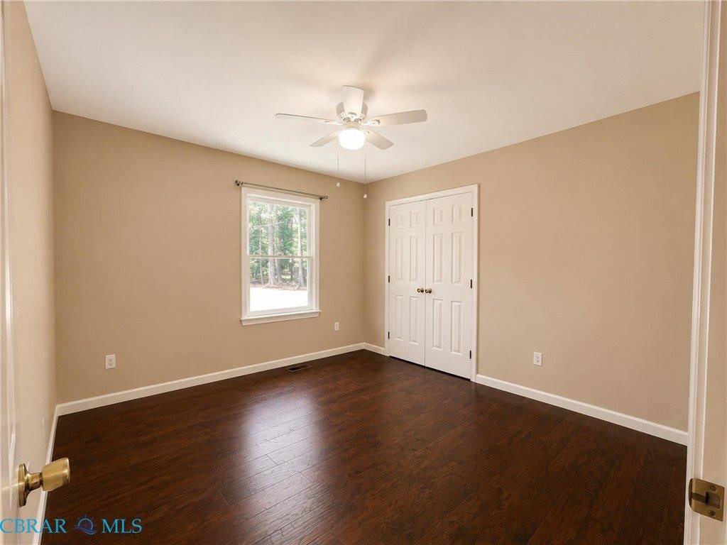 8253 Manor Drive, Gloucester, VA 23061