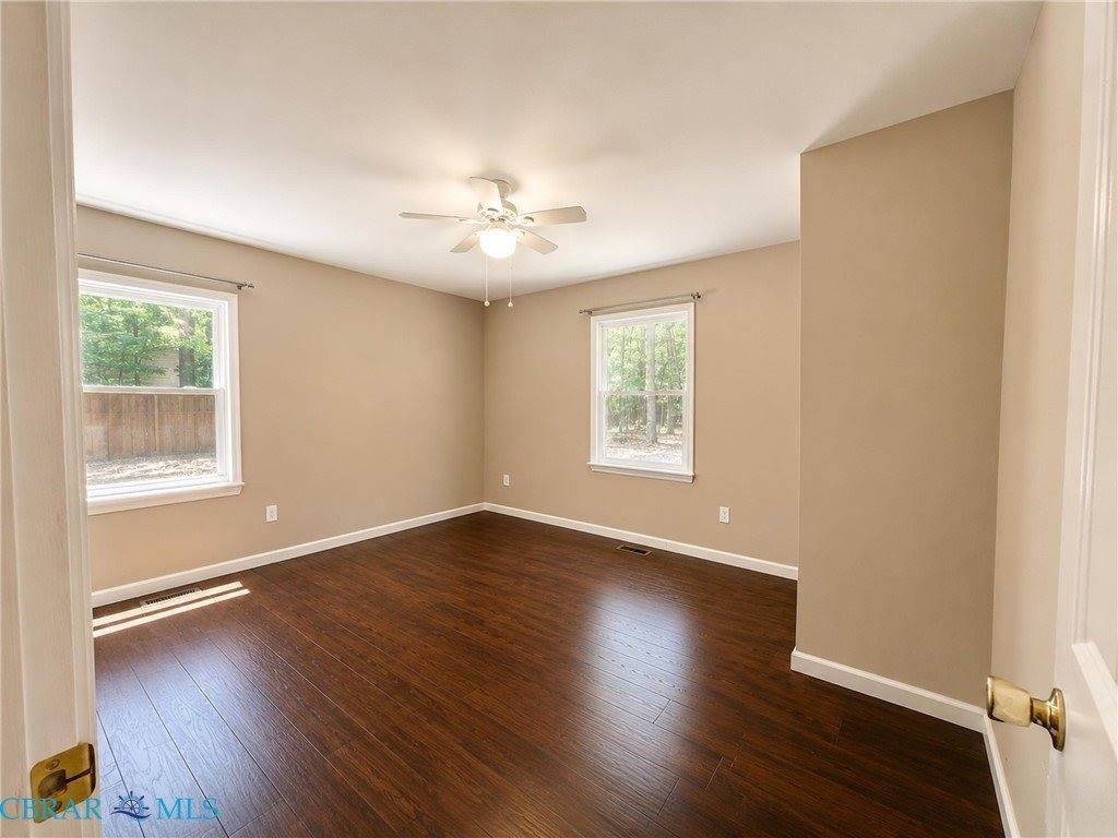 8253 Manor Drive, Gloucester, VA 23061