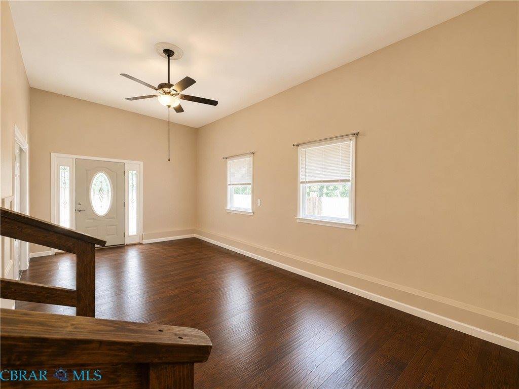 8253 Manor Drive, Gloucester, VA 23061