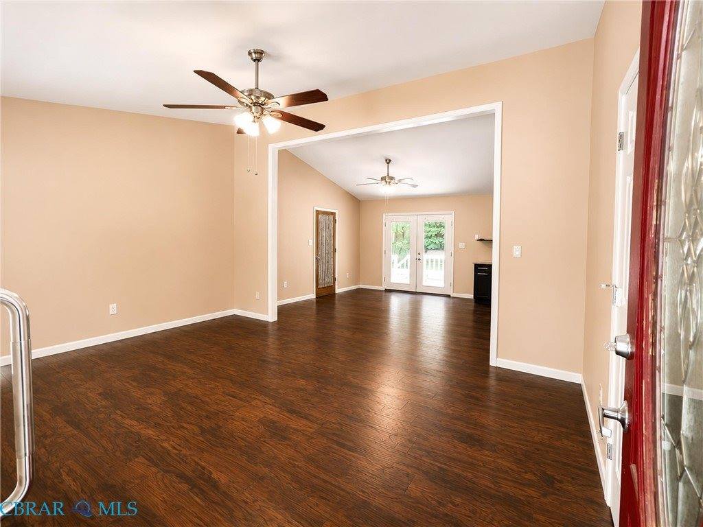 8253 Manor Drive, Gloucester, VA 23061