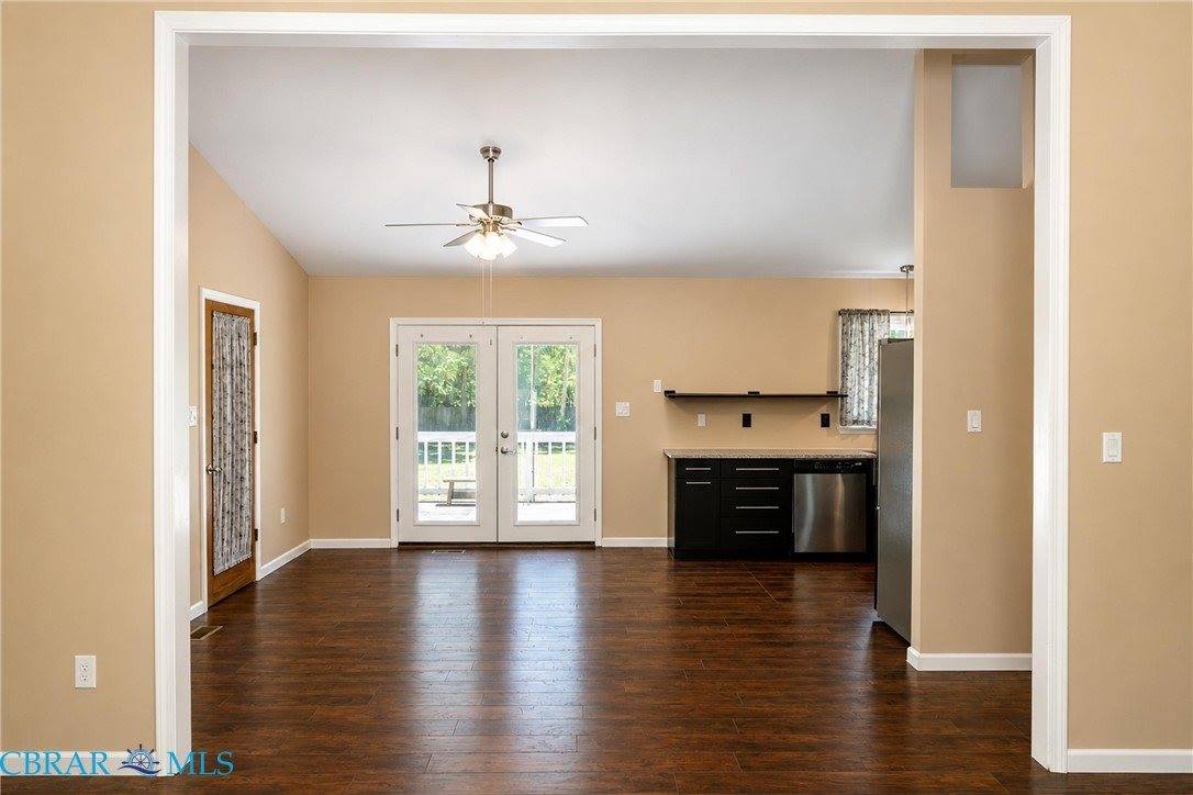8253 Manor Drive, Gloucester, VA 23061