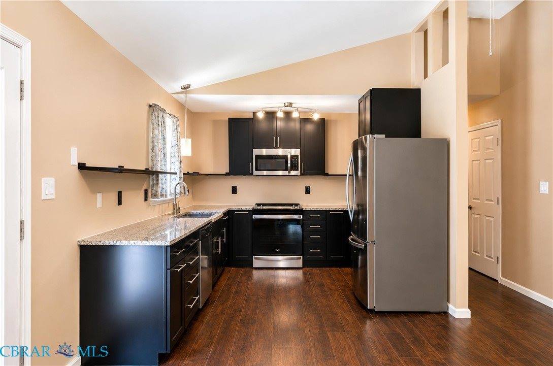 8253 Manor Drive, Gloucester, VA 23061