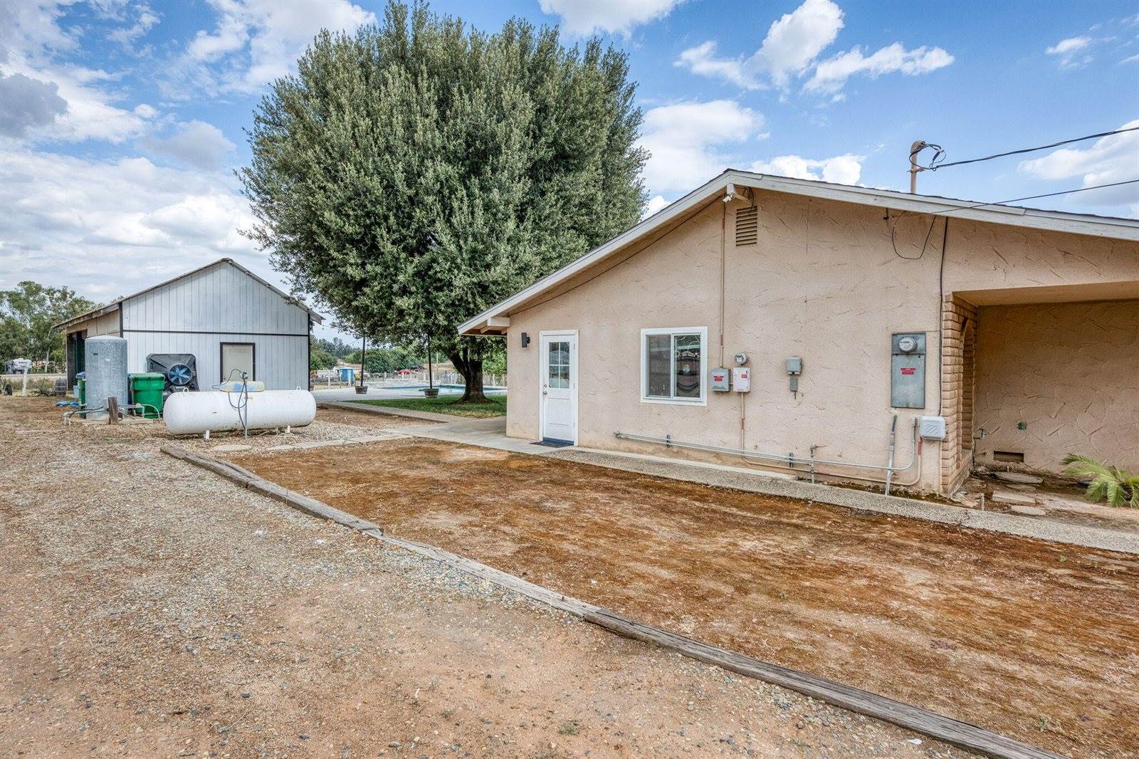 5602 North Mccall Avenue, Clovis, CA 93619