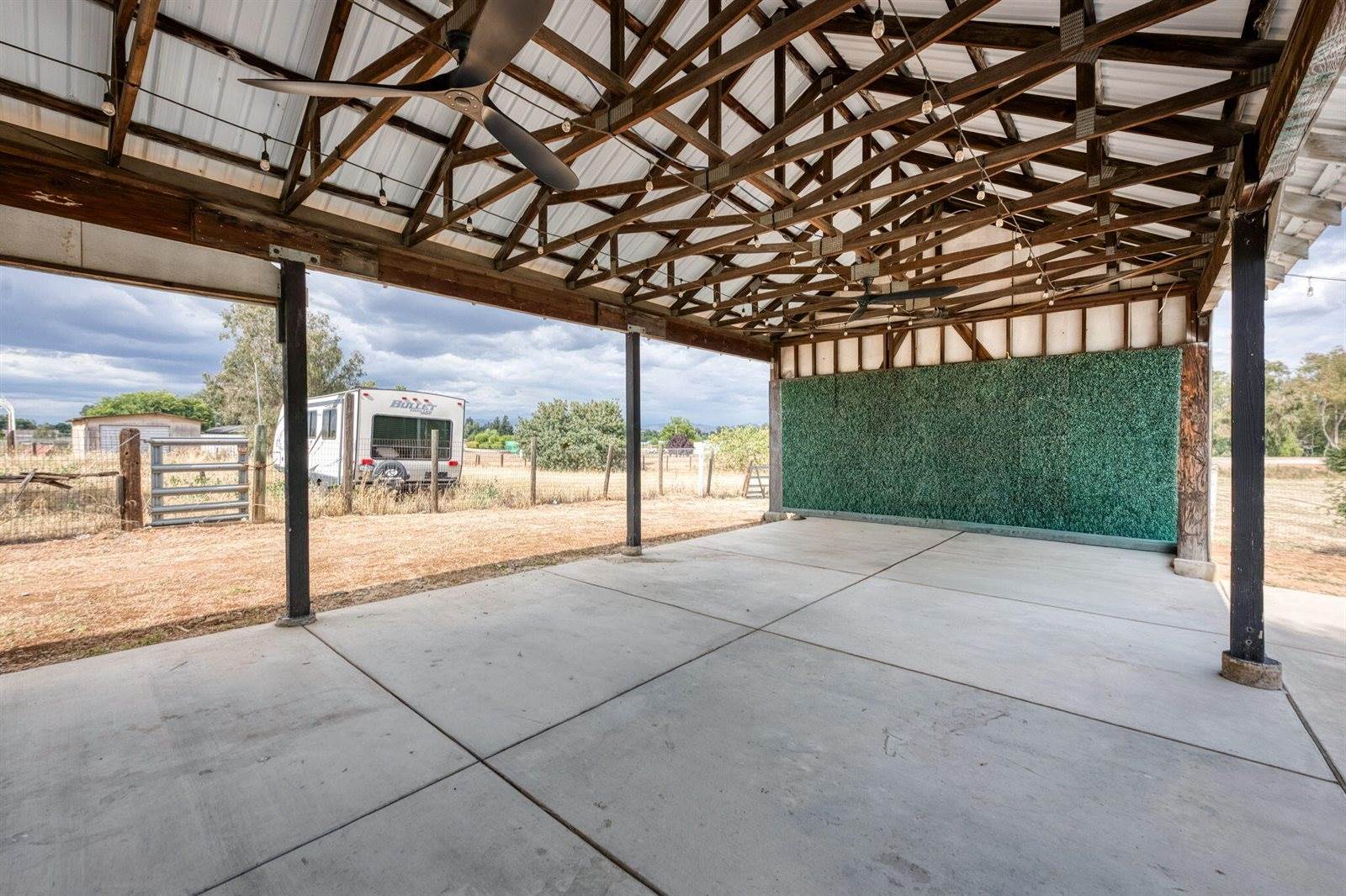 5602 North Mccall Avenue, Clovis, CA 93619