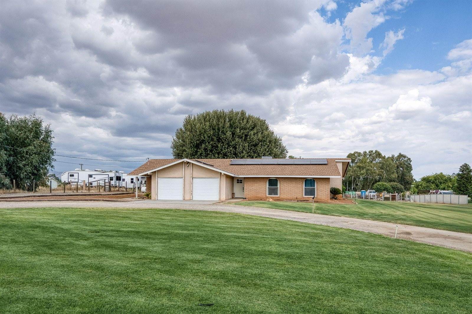 5602 North Mccall Avenue, Clovis, CA 93619