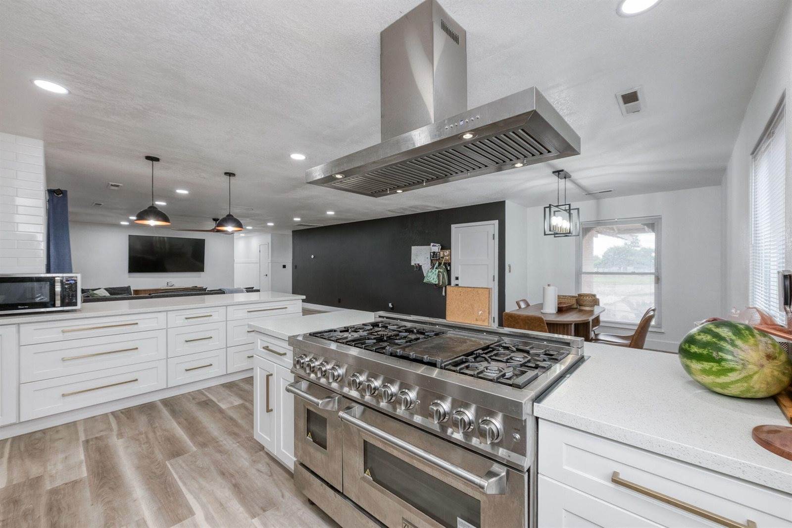 5602 North Mccall Avenue, Clovis, CA 93619