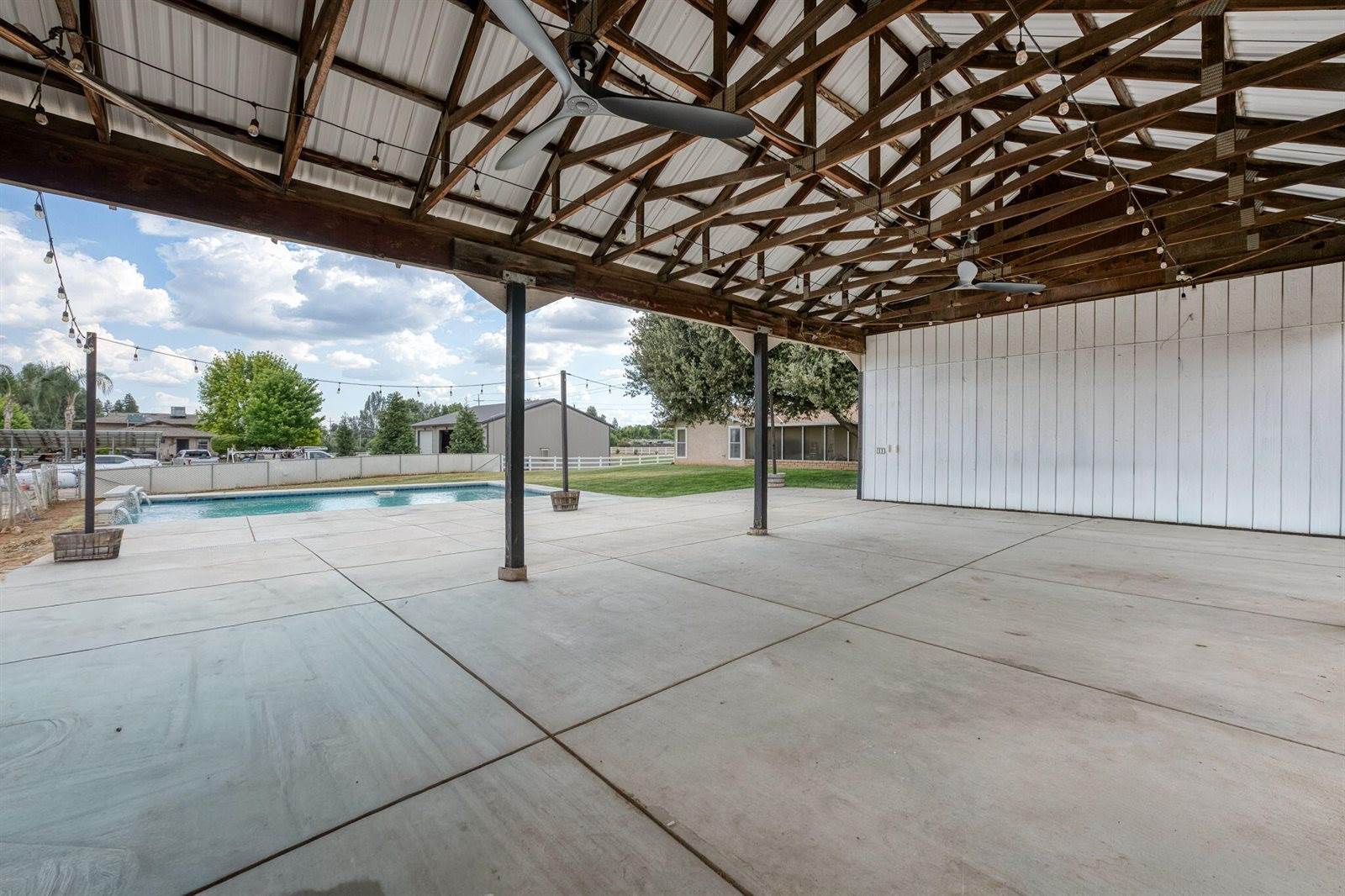 5602 North Mccall Avenue, Clovis, CA 93619