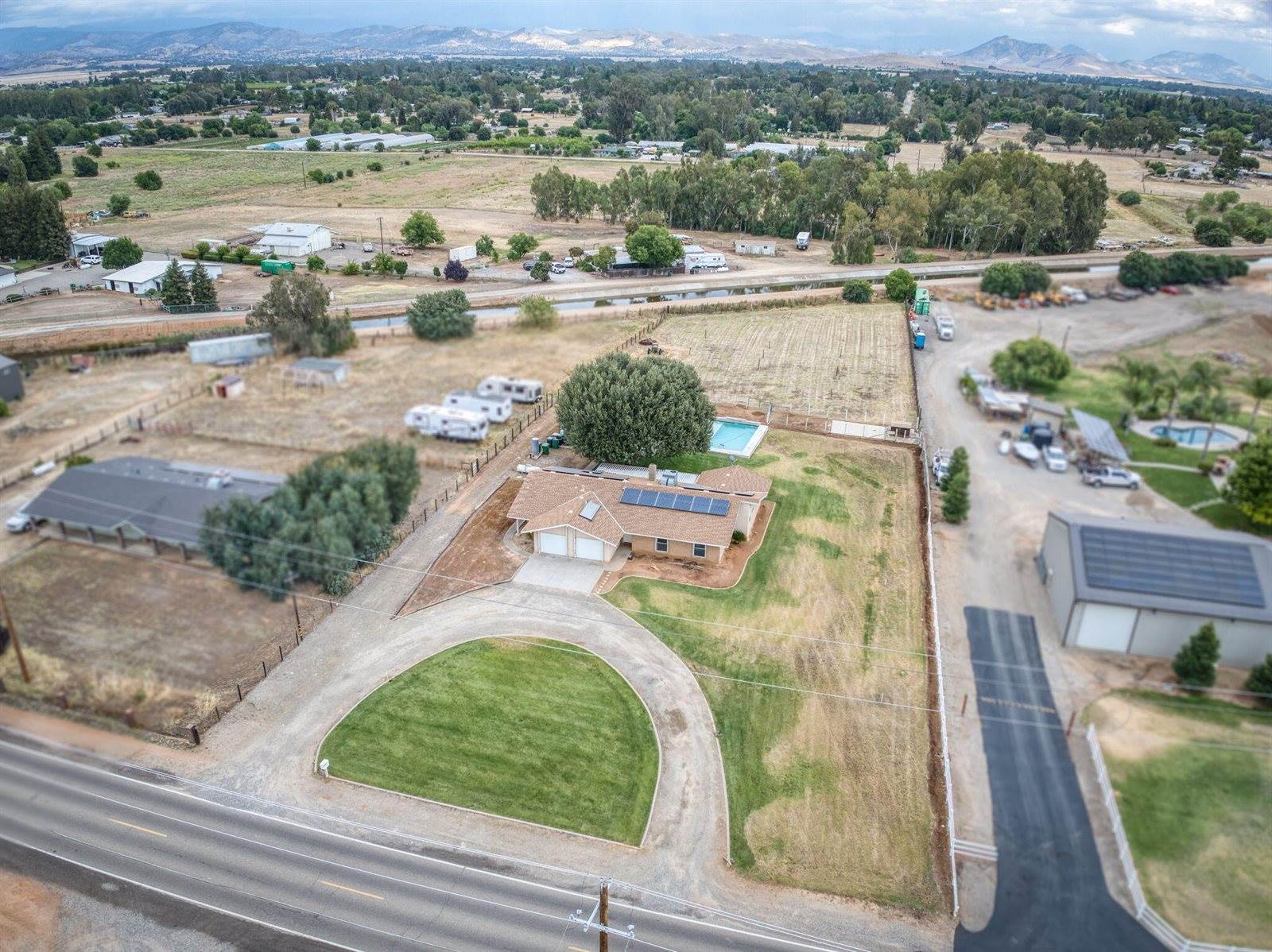 5602 North Mccall Avenue, Clovis, CA 93619