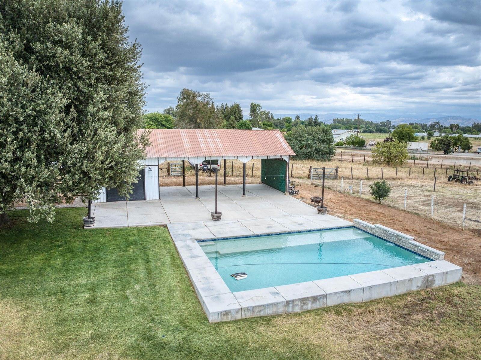 5602 North Mccall Avenue, Clovis, CA 93619
