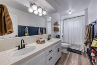 5602 North Mccall Avenue, Clovis, CA 93619