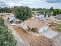 5602 North Mccall Avenue, Clovis, CA 93619
