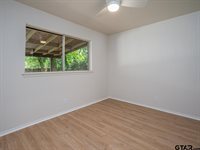 509 Winchester Dr, Tyler, TX 75701