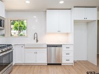 509 Winchester Dr, Tyler, TX 75701
