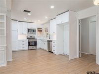 509 Winchester Dr, Tyler, TX 75701
