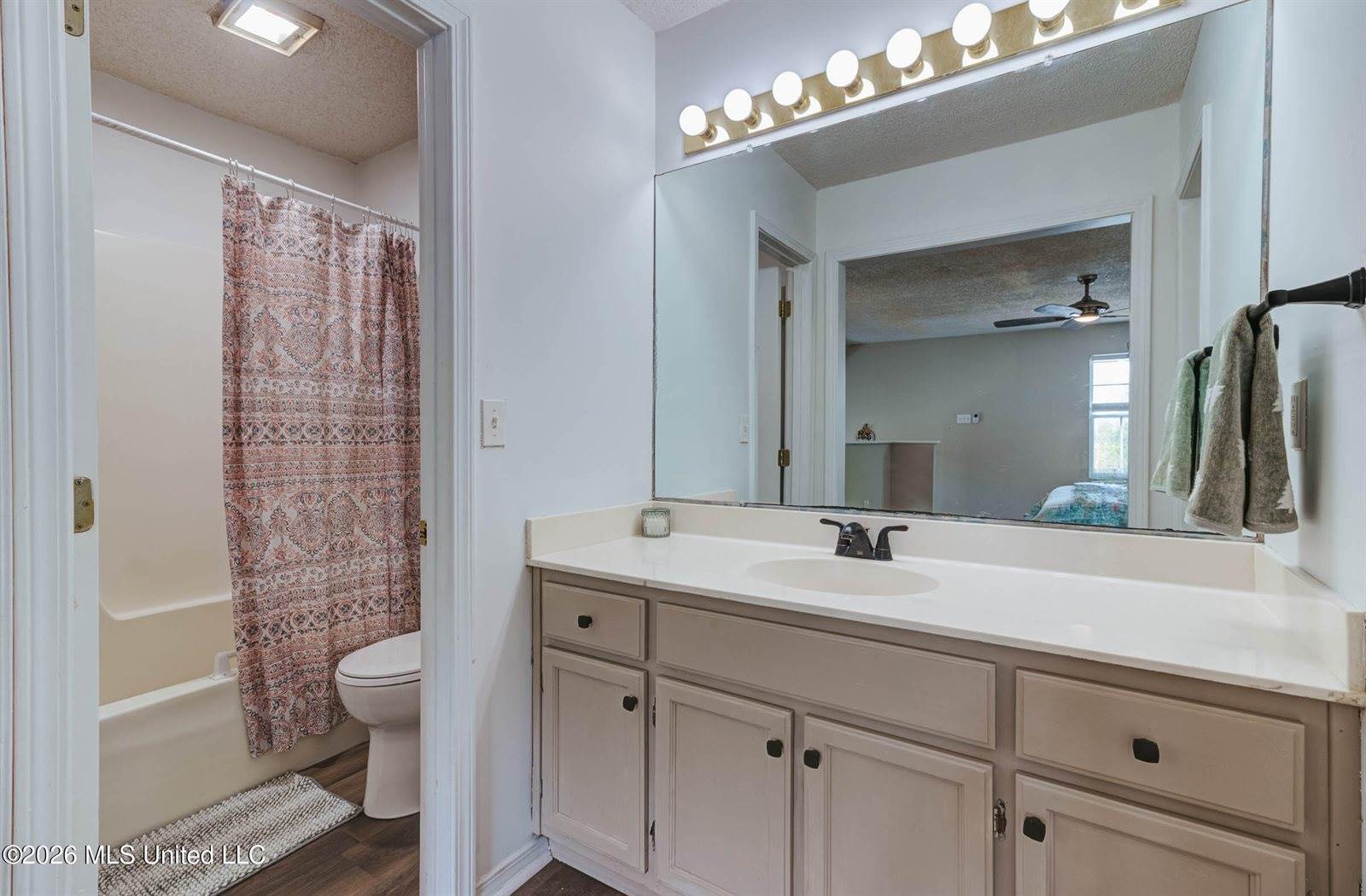 517 Heatherstone Circle, Ocean Springs, MS 39564
