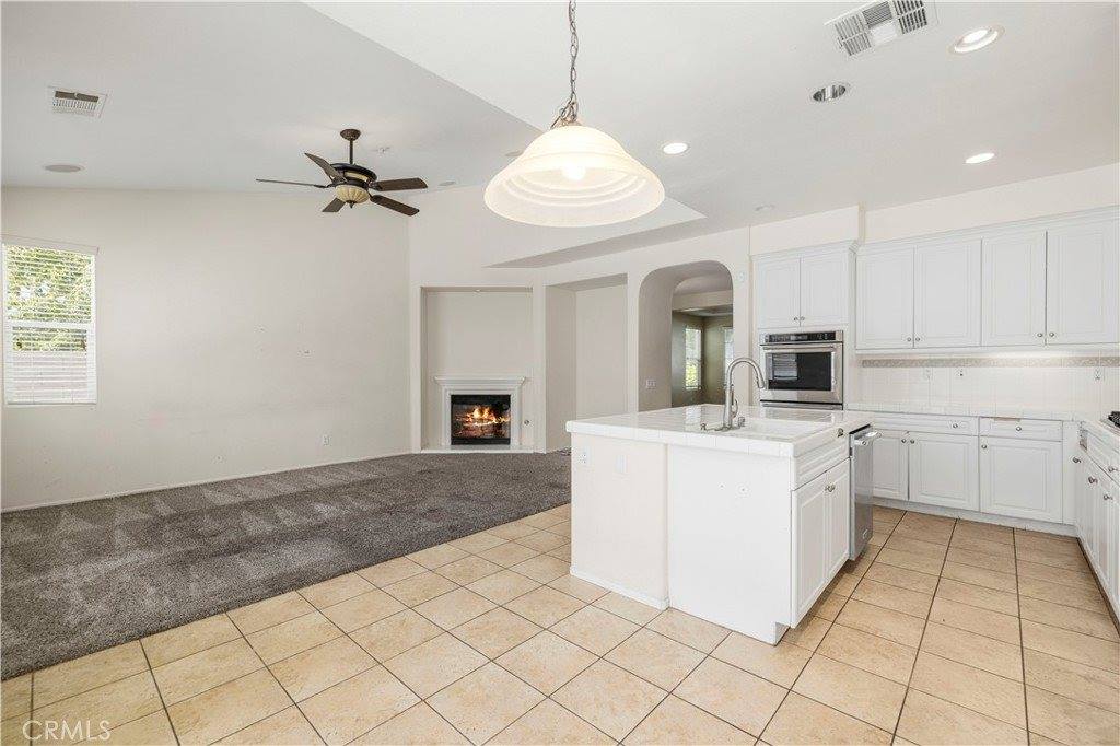 44022 Raven Lane, Lancaster, CA 93536