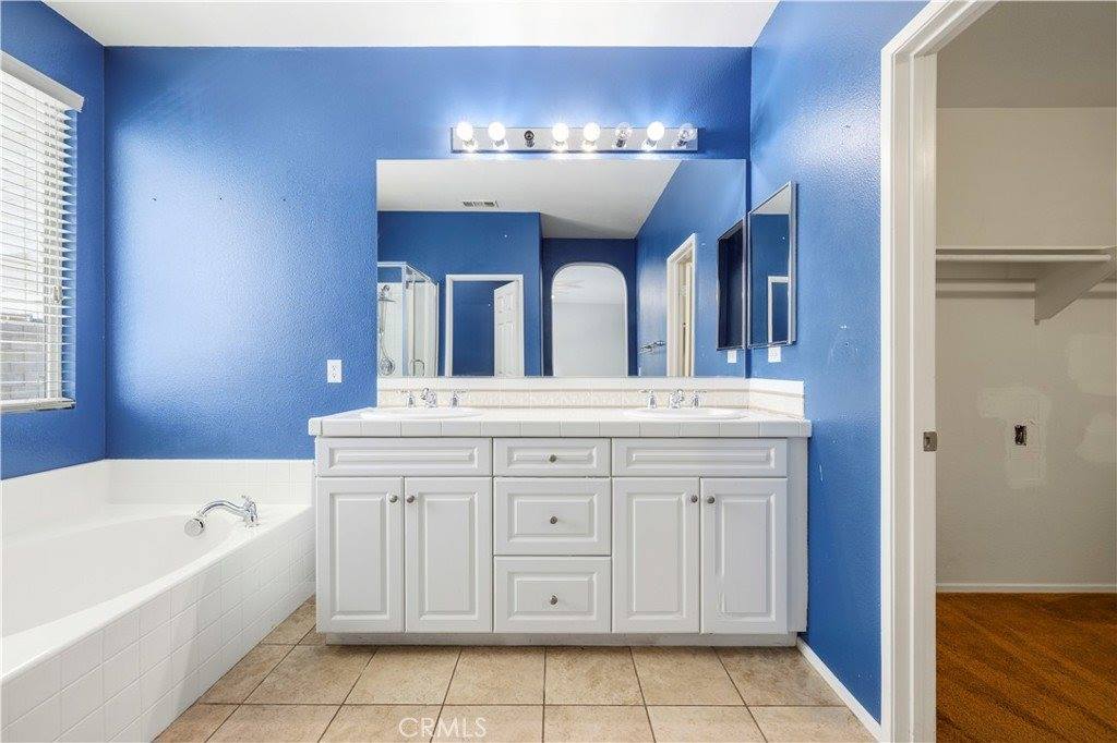 44022 Raven Lane, Lancaster, CA 93536