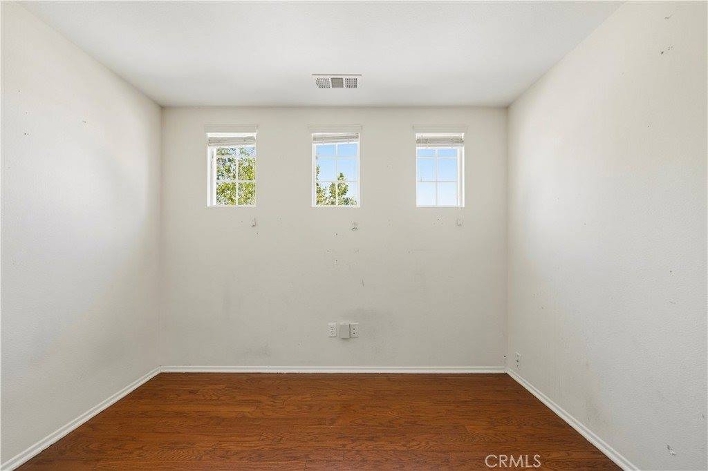 44022 Raven Lane, Lancaster, CA 93536