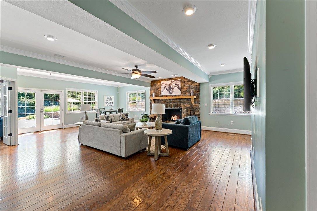4021 Bakerstown Rd, Richland, PA 15044
