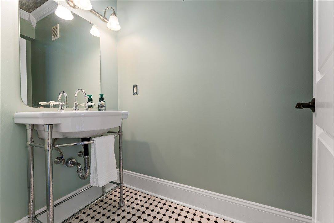4021 Bakerstown Rd, Richland, PA 15044