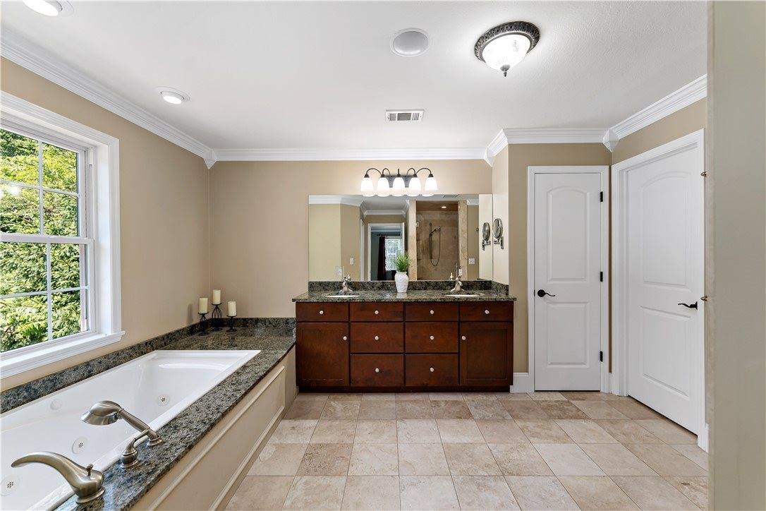 4021 Bakerstown Rd, Richland, PA 15044