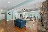 4021 Bakerstown Rd, Richland, PA 15044