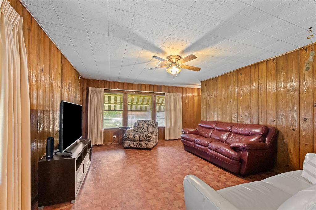 504 South Gilpin Avenue, Dallas, TX 75211