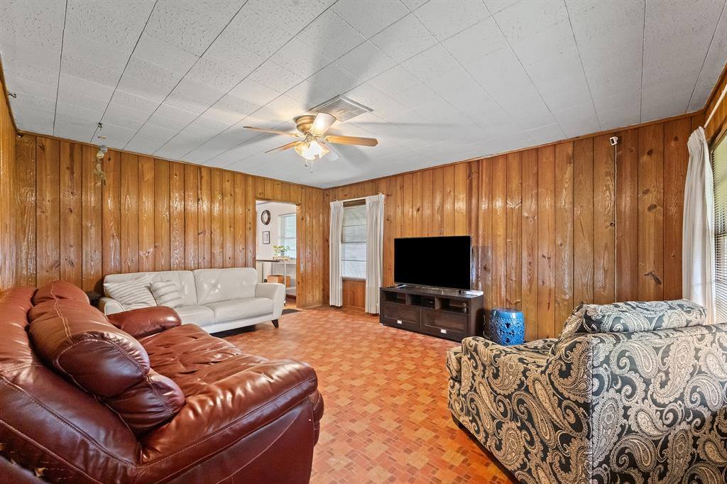 504 South Gilpin Avenue, Dallas, TX 75211