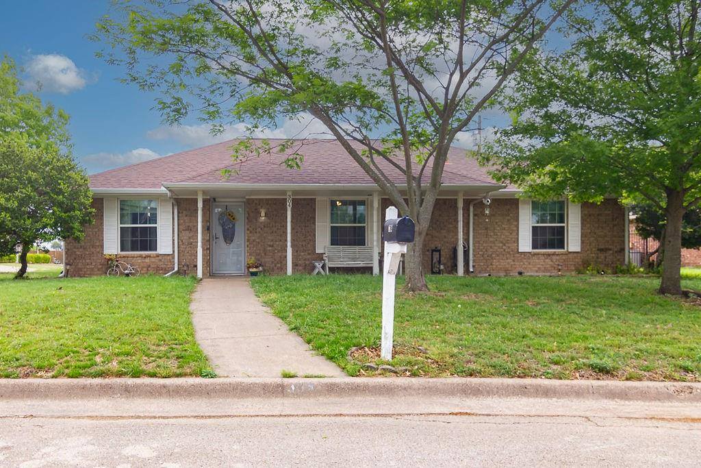 304 Johnston Boulevard, Waxahachie, TX 75165