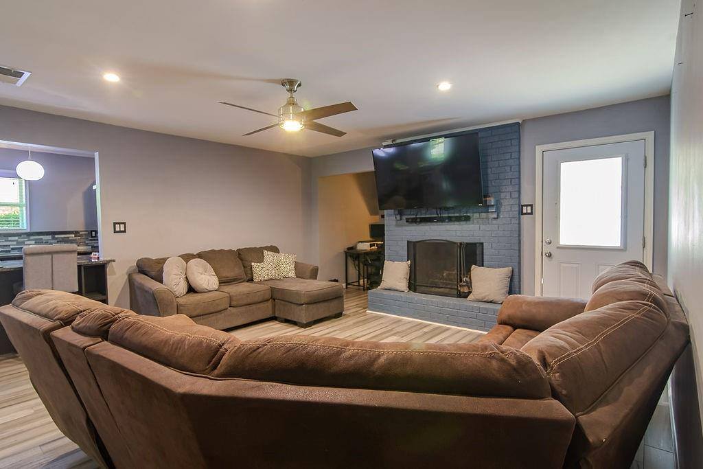 304 Johnston Boulevard, Waxahachie, TX 75165