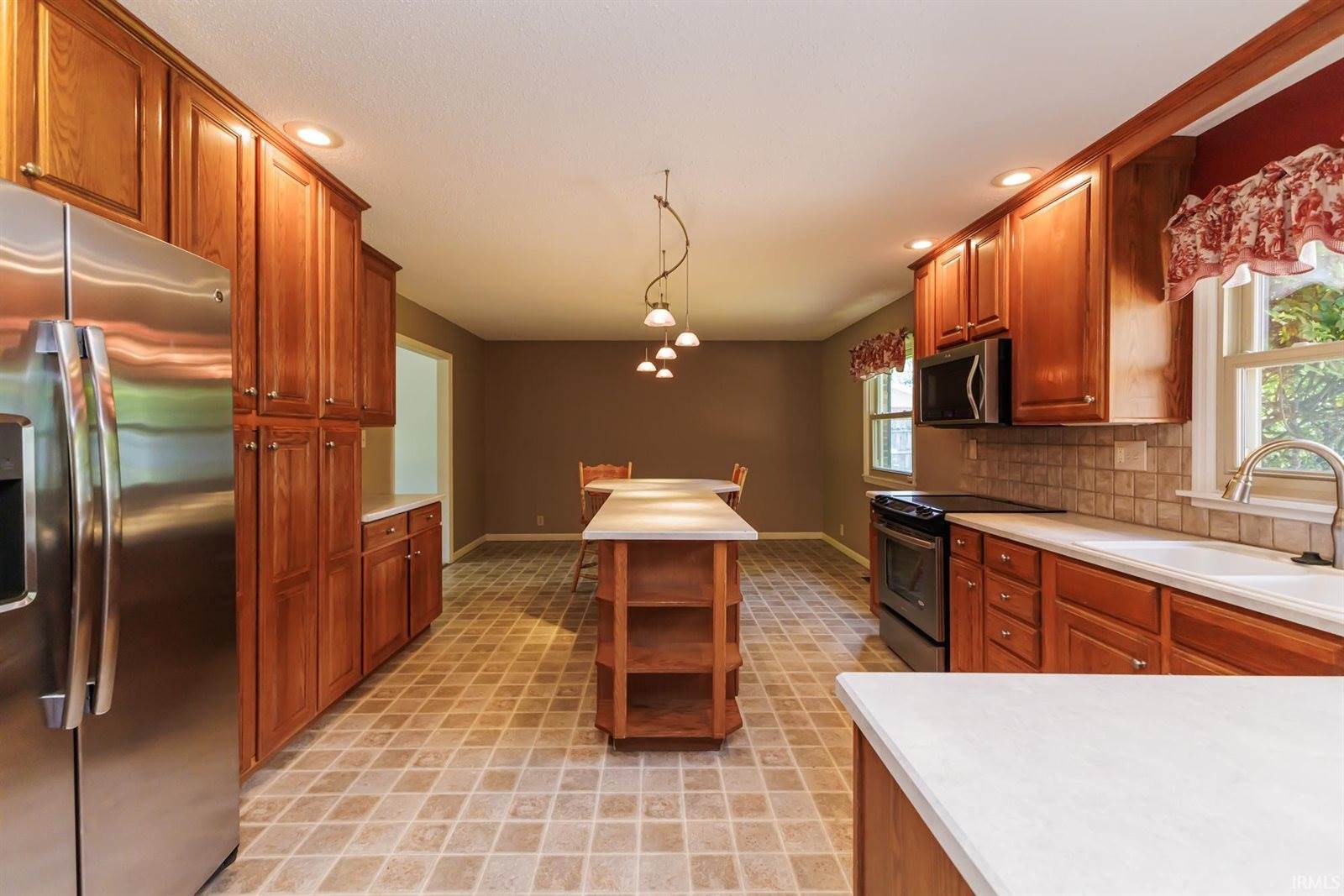 2509 W Riggin Road, Muncie, IN 47304