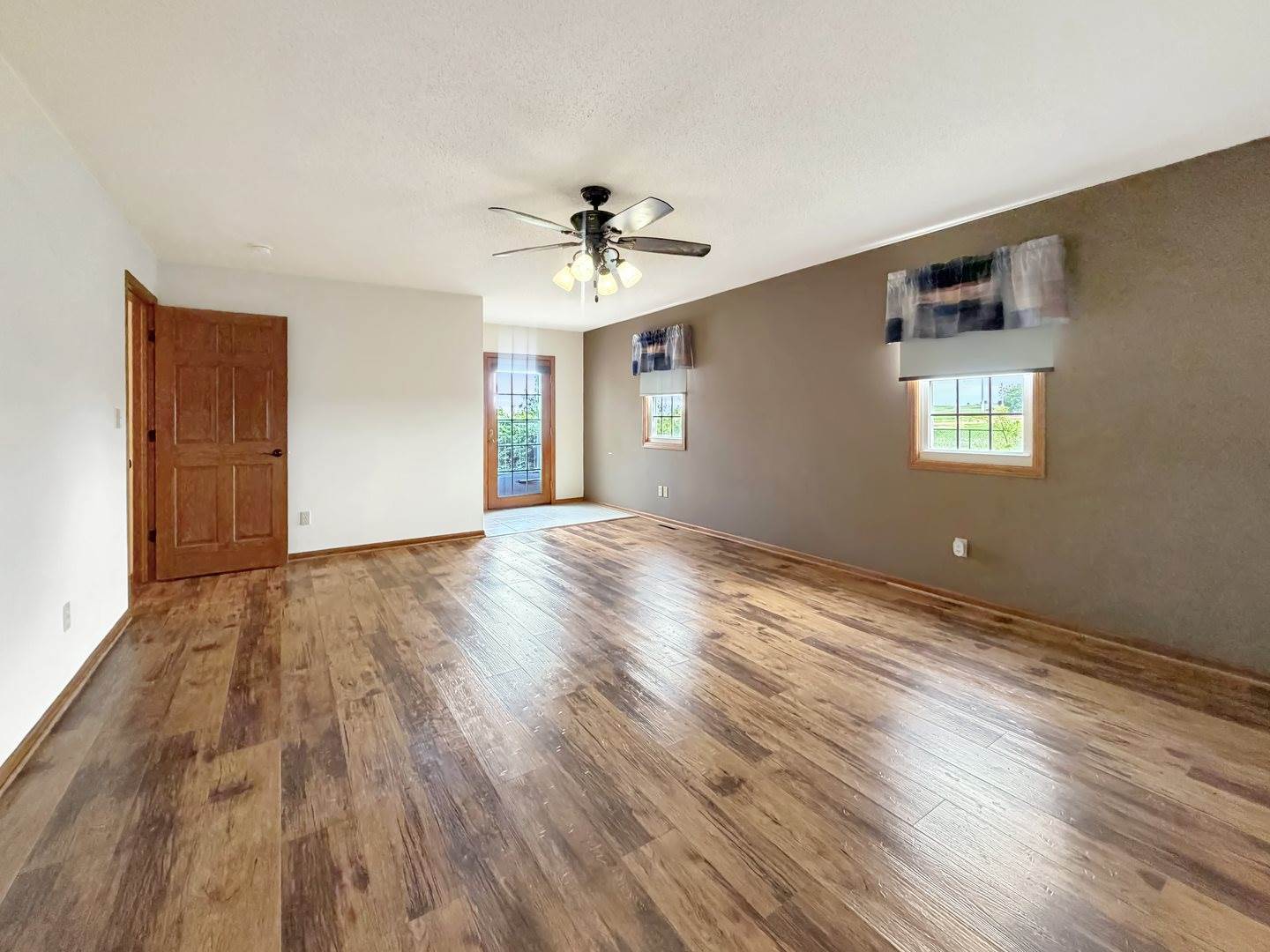 9214 North Waddams Grove Road, Lena, IL 61048