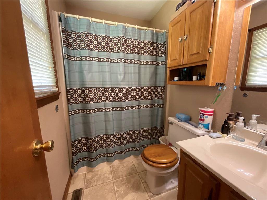 1103 East 2nd Terrace, Cameron, MO 64429