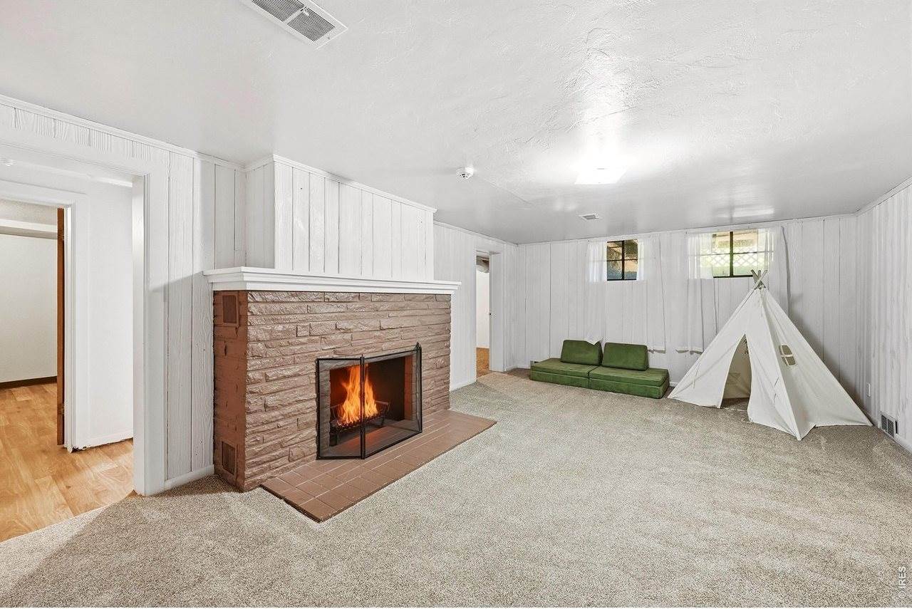 1617 Fairacre Dr, Greeley, CO 80631