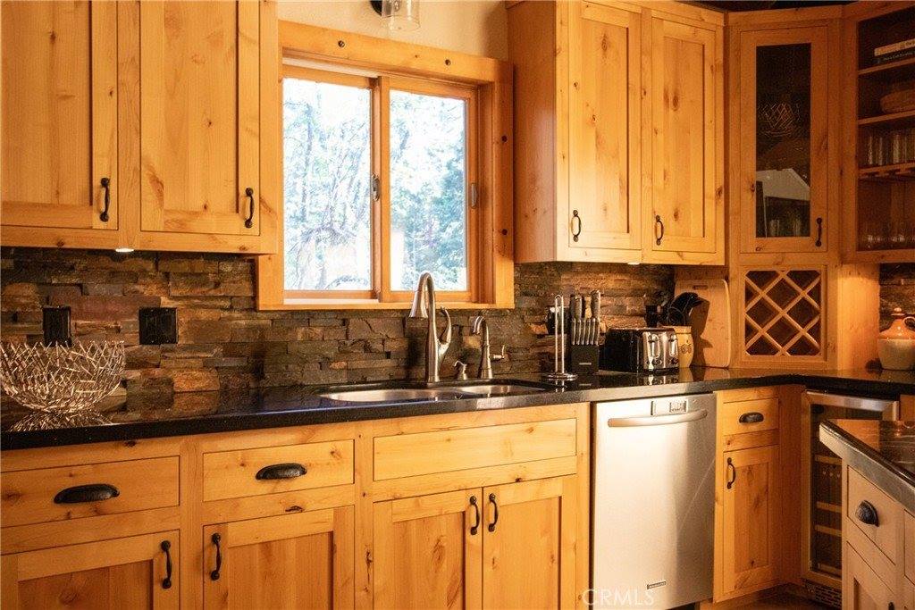 22437 Robin Hood, Twain Harte, CA 95383