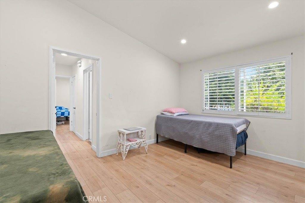 9755 Noble Ave, North Hills, CA 91343