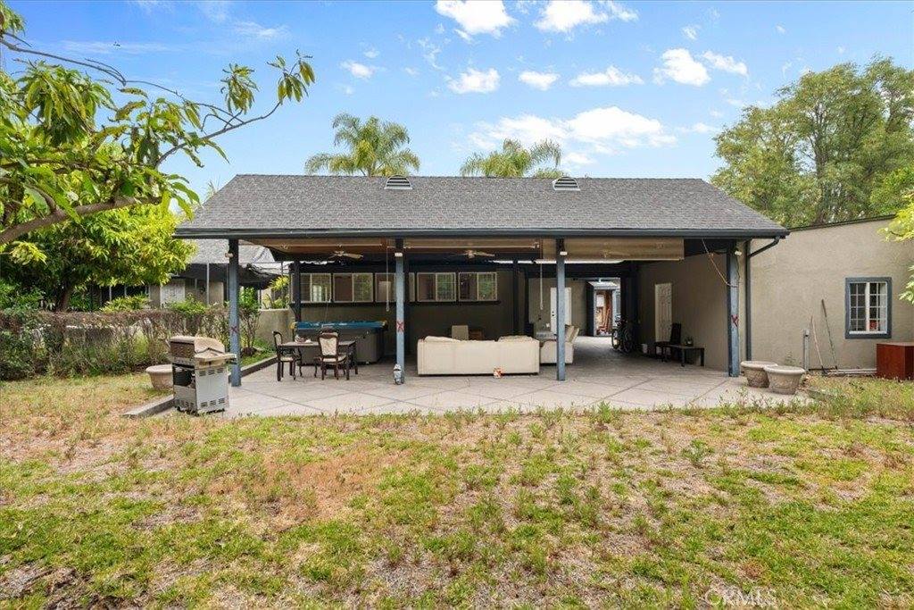 9755 Noble Ave, North Hills, CA 91343