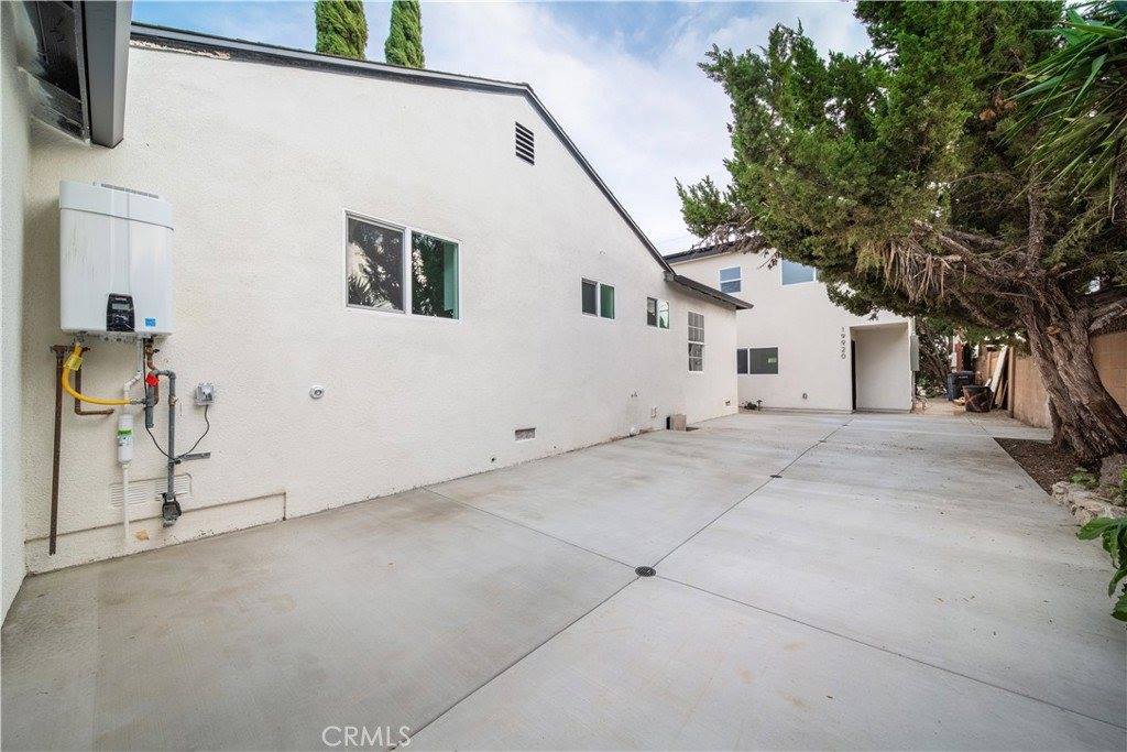 19918 Kittridge St, Winnetka, CA 91306