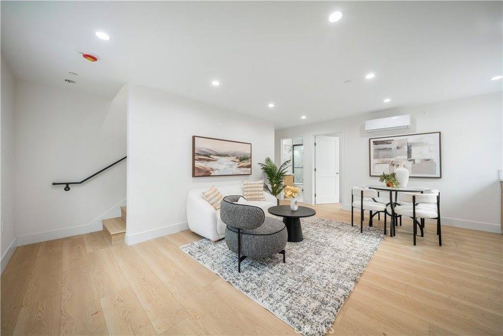 19918 Kittridge St, Winnetka, CA 91306