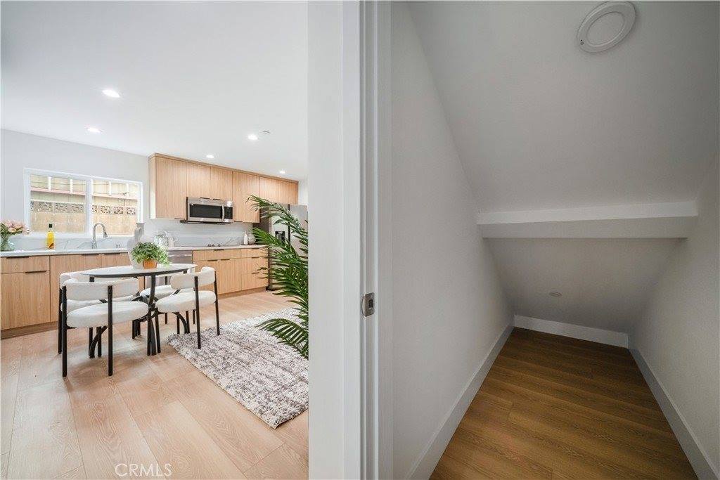 19918 Kittridge St, Winnetka, CA 91306