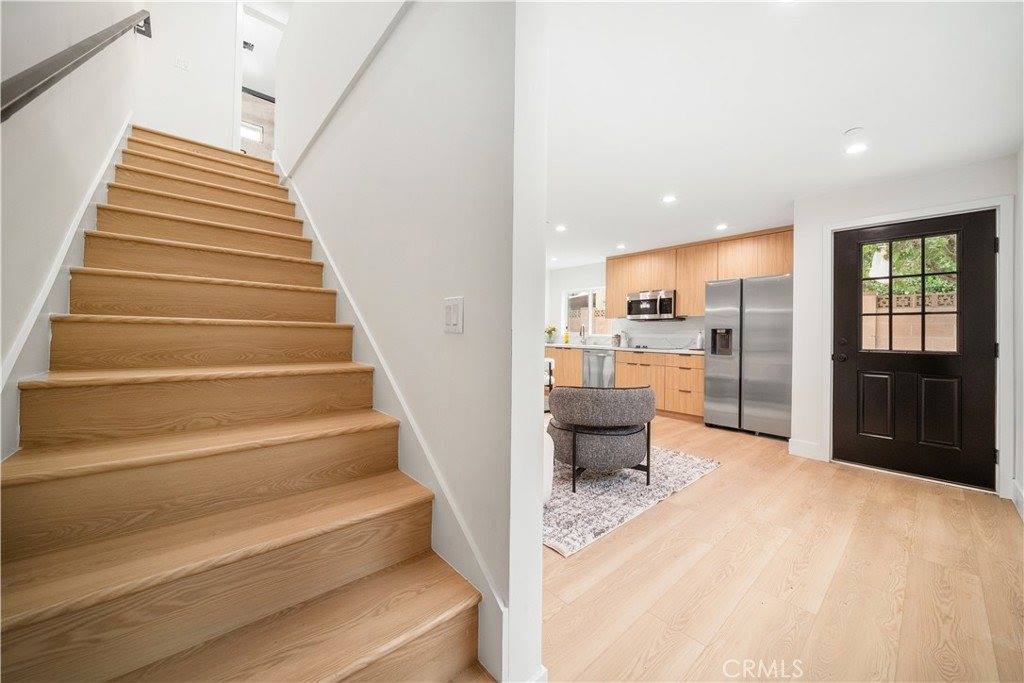 19918 Kittridge St, Winnetka, CA 91306
