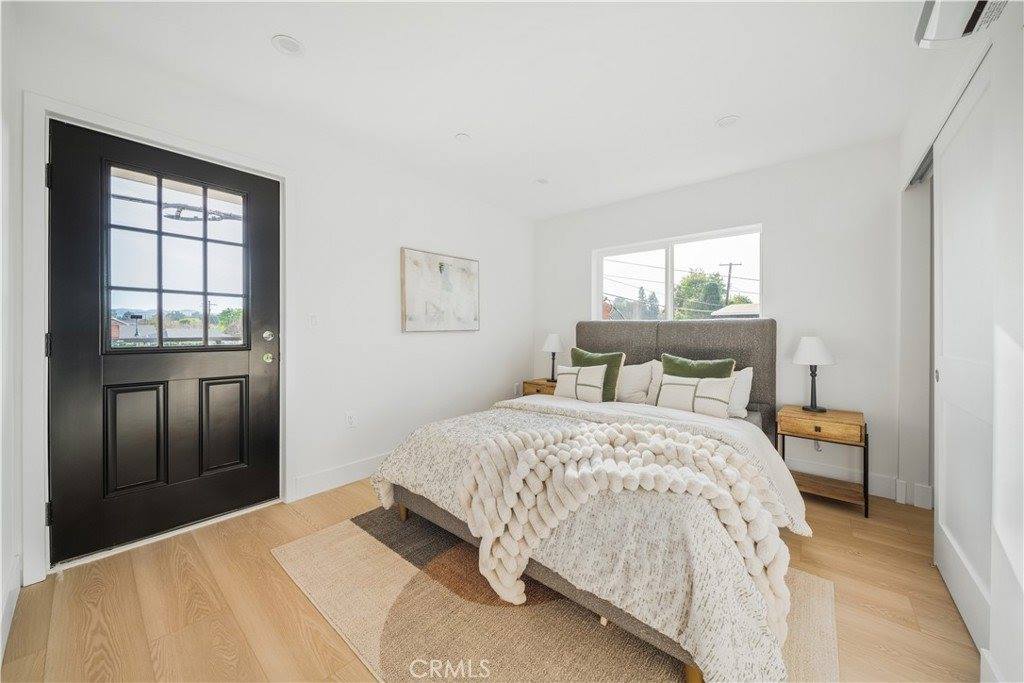 19918 Kittridge St, Winnetka, CA 91306