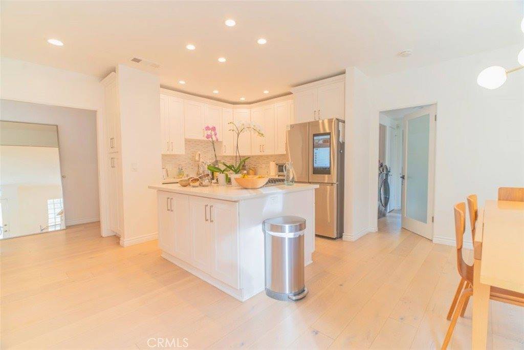 5179 Canoga Ave, Woodland Hills, CA 91364