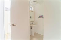 5179 Canoga Ave, Woodland Hills, CA 91364