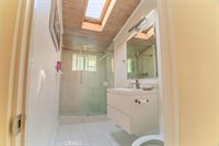 5179 Canoga Ave, Woodland Hills, CA 91364