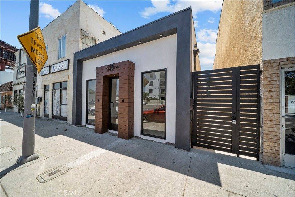 11488 Burbank Blvd, North Hollywood, CA 91601